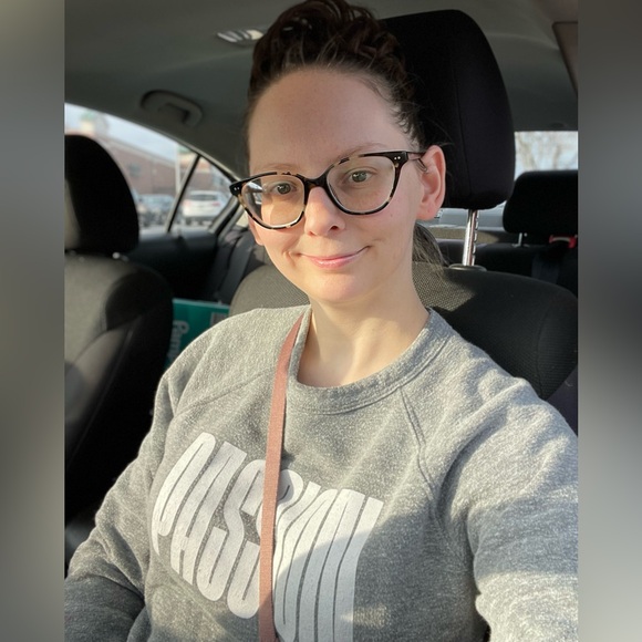 About Me 👩🏻‍💻🎓🐾🐴❄️🍩 - Picture 2 of 5